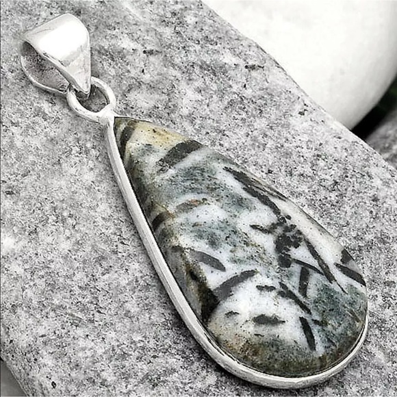 Natural Hornblende stone Sterling silver pendant - Picture 7 of 8